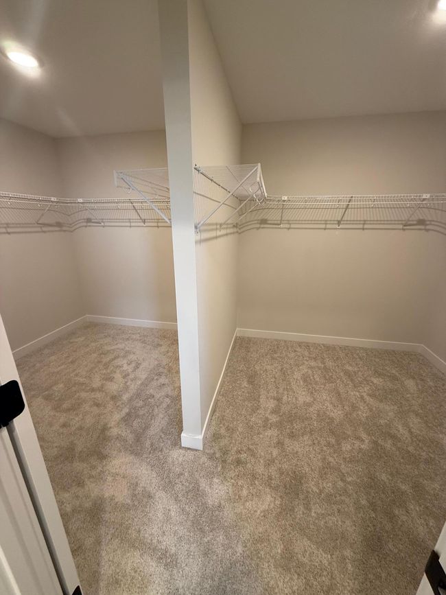 Owner's closet | Image 26