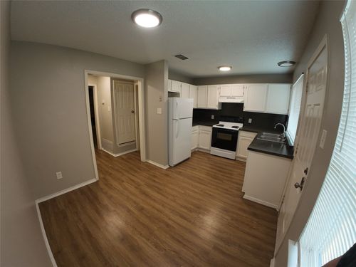 b-1607 Sun Valley Dr, Cleburne, TX, 76033-7810 | Card Image