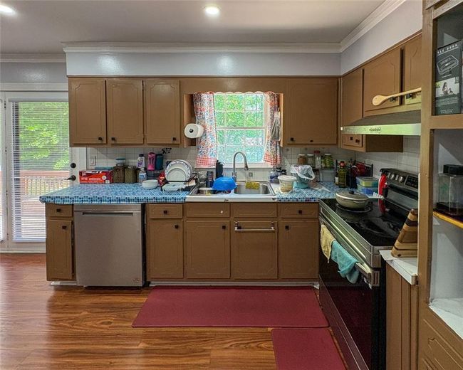 724 Camelot Way, House other with 3 bedrooms, 2 bathrooms and null parking in Norcross GA | Image 52
