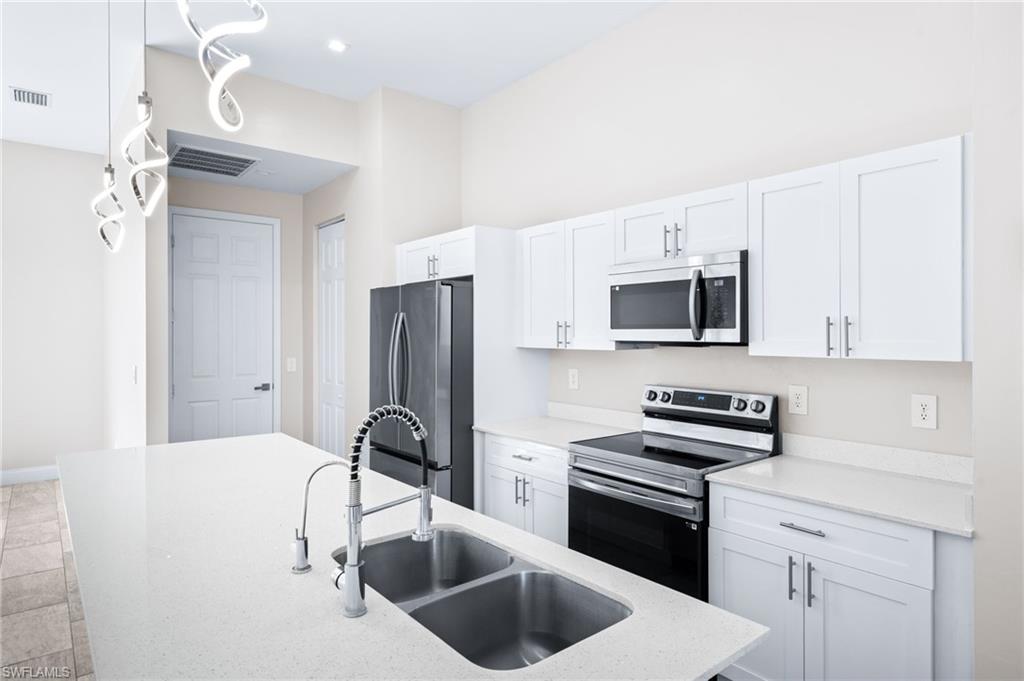 Residential Lease in LEHIGH ACRES 4