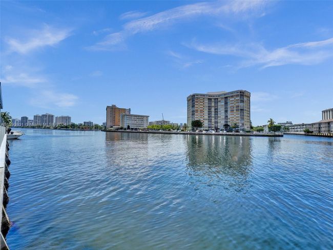 1702 - 1833 S Ocean Dr, Condo with 2 bedrooms, 2 bathrooms and null parking in Hallandale Beach FL | Image 64