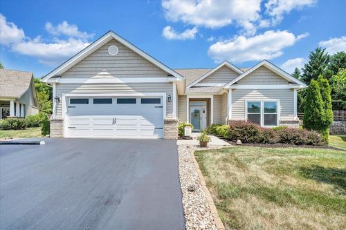 2735 Cottage Rose Ln, Roanoke, VA, 24012-6853 | Card Image