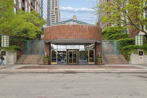 402s-440 N Mcclurg Ct, Chicago, IL, 60611-4353 | Card Image