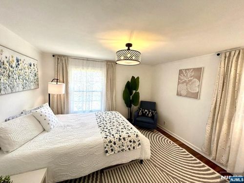 29 Oak Tree Lane, Sparta, NJ, 07871 | Card Image