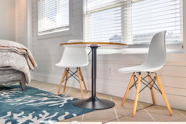 Separate entrance, lower efficiency apartment or business office unit | Image 15