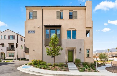 100 Pickwick Ln, Burbank, CA, 91506-2967 | Card Image