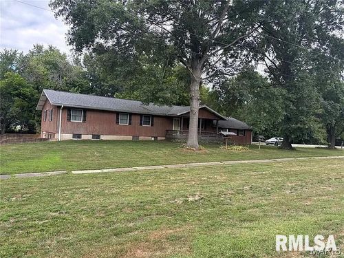 121 W Broadway Ave, Nokomis, IL, 62075-1839 | Card Image