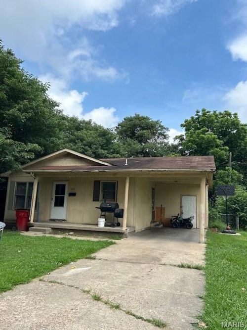408 Carroll St, Sikeston, MO, 63801-2404 | Card Image