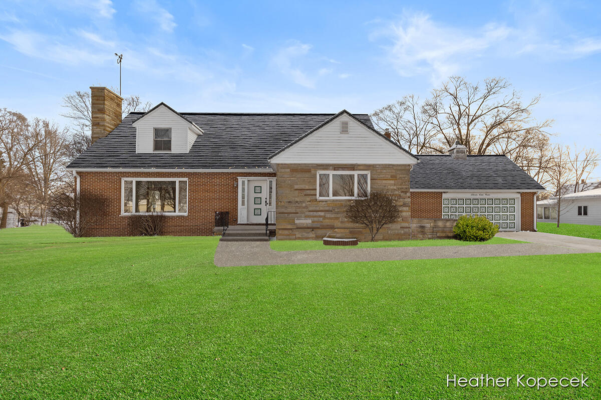 Wood St, Chesaning, MI 48616