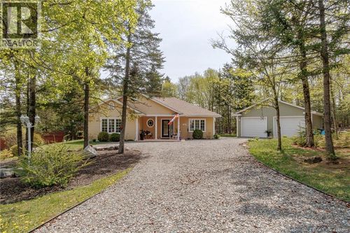 412 Hampton Rd, Quispamsis, NB, E2E4V5 | Card Image