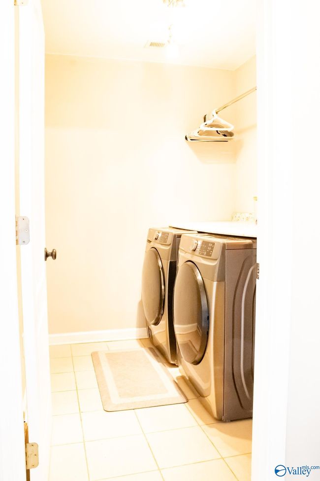 1508 Berrivine Dr, House other with 4 bedrooms, 3 bathrooms and null parking in Hartselle AL | Image 13