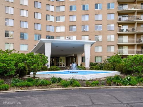 410-7061 N Kedzie Ave, Chicago, IL, 60645-2858 | Card Image