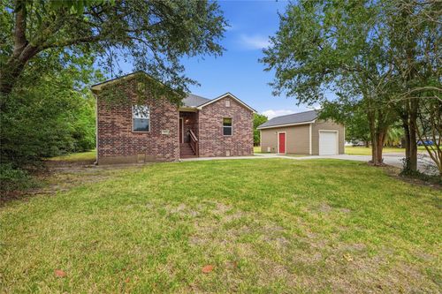102 20th Ave N, Texas City, TX, 77590-6135 | Card Image