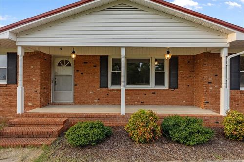 241 Hight Rd, Aberdeen, NC, 28315-4978 | Card Image