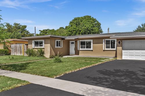 721 Fairway Dr, Plantation, FL, 33317-4435 | Card Image
