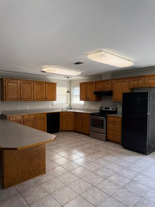 412 St Louis St, Raceland, LA, 70394-3107 | Card Image