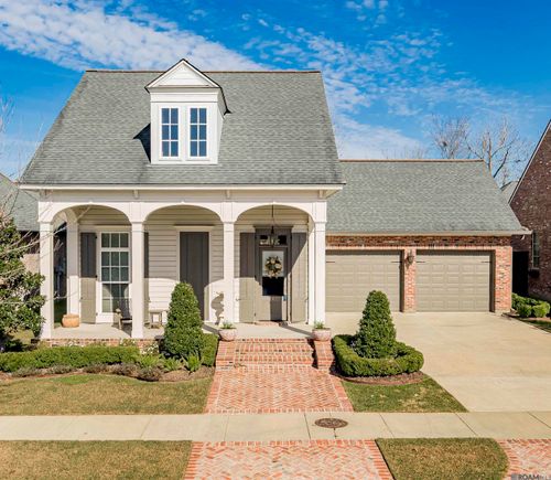 15621 Rose Meadow Dr, Baton Rouge, LA, 70817-4017 | Card Image