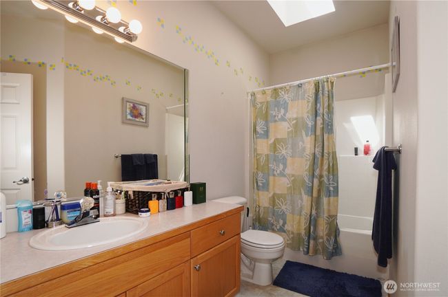 Hall bath view 2 | Image 23