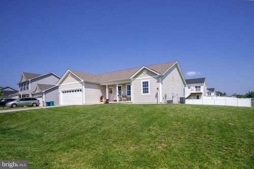 625 Jensen Way E, MARTINSBURG, WV, 25401-4504 | Card Image