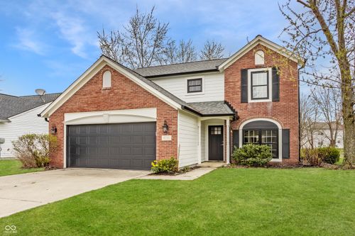 6733 Dorchester Dr, Zionsville, IN, 46077-9162 | Card Image