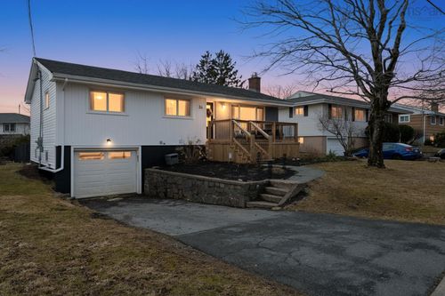 34 Grimes Ave, Dartmouth, NS, B2W3L7 | Card Image