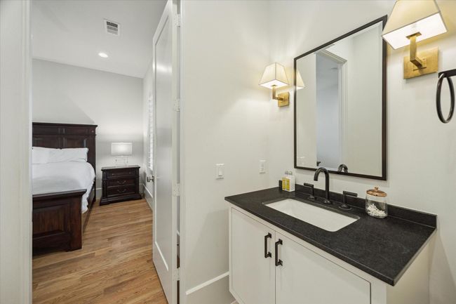 E - 22 E Shady Ln, House other with 5 bedrooms, 5 bathrooms and 3 parking in Houston TX | Image 36