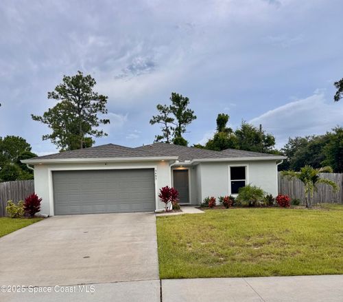 5495 Wendy Lee Dr, Titusville, FL, 32780-7140 | Card Image