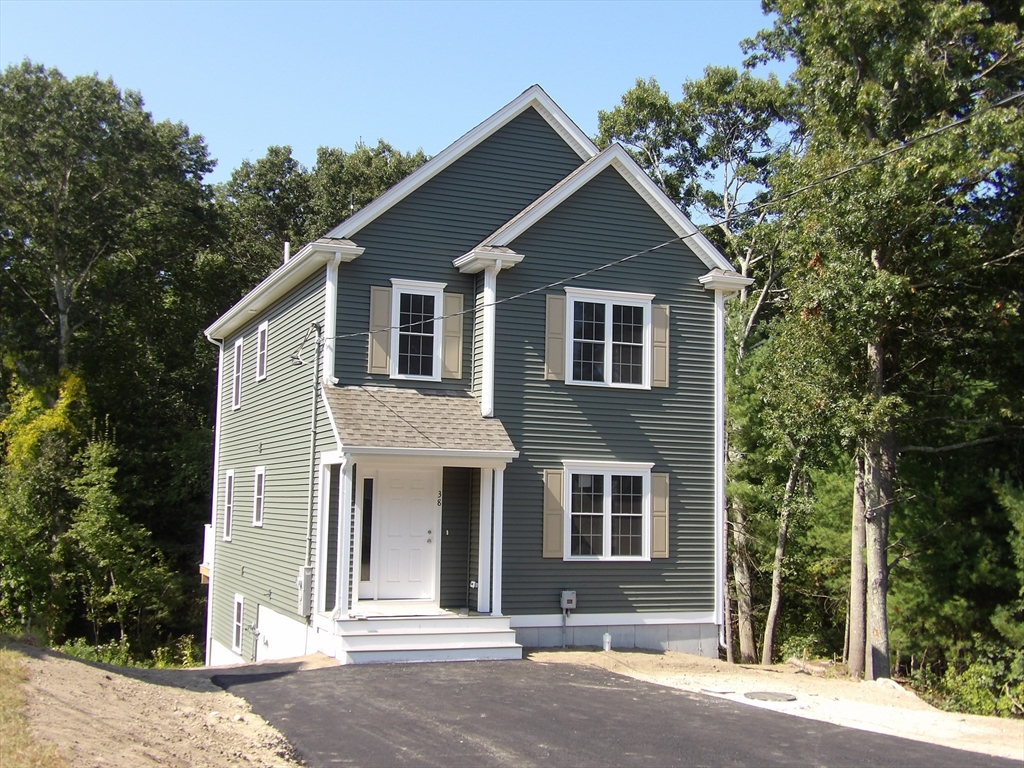 Cranesbill Rd, Taunton, MA 02780