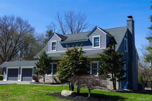 16 Overlook Dr, Warwick, NY, 10990-1807 | Card Image