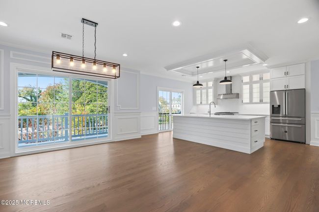 dining area, sliding doors to balcony | Image 18