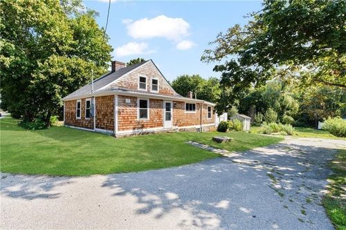 2930 Main Road, Tiverton, RI, 02840 | Card Image