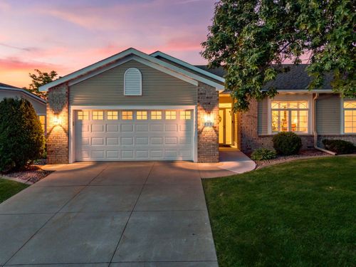 824 Monet Ct, Mendota Heights, MN, 55120-2605 | Card Image
