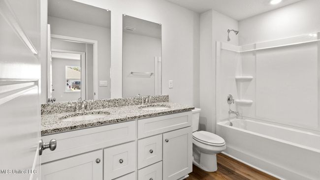 Guest Bathroom | Image 26