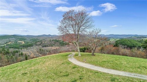 000 Little Peak Creek Rd, Jefferson, NC, 28640 | Card Image