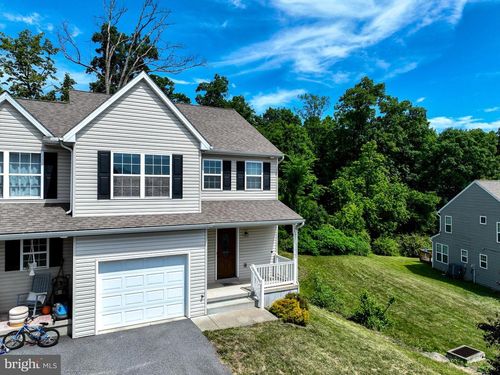 271 Wildflower Dr, East Earl, PA, 17519-8805 | Card Image