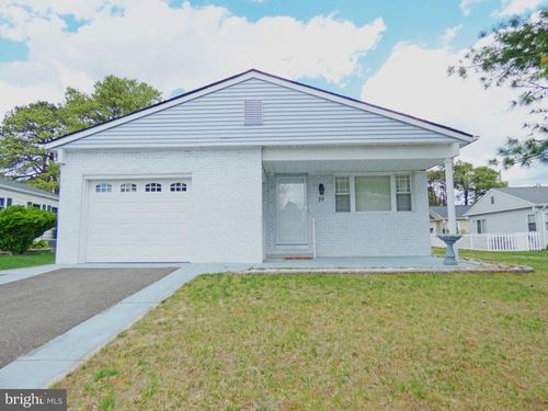 99 Selkirk Ave, Toms River, NJ, 08757-6249 | Card Image