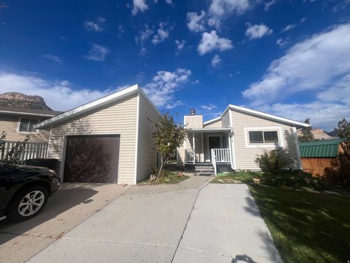 819 Castle Gate Cir, Helper, UT, 84526-1450 | Card Image