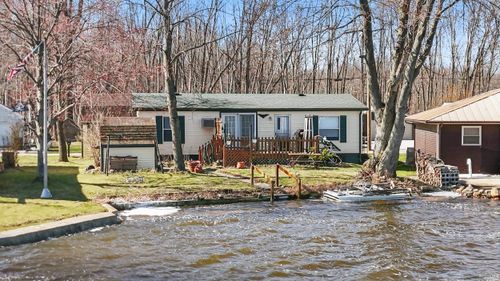 56 W Waldron Lake Dr, Wawaka, IN, 46794-9743 | Card Image