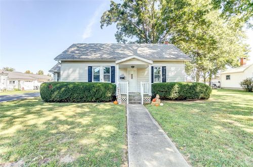 809 Maple W, Nashville, IL, 62263 | Card Image