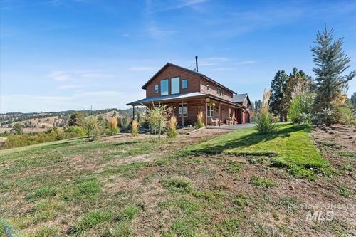 34 Crosstimber Loop, Garden Valley, ID, 83622-1075 | Card Image