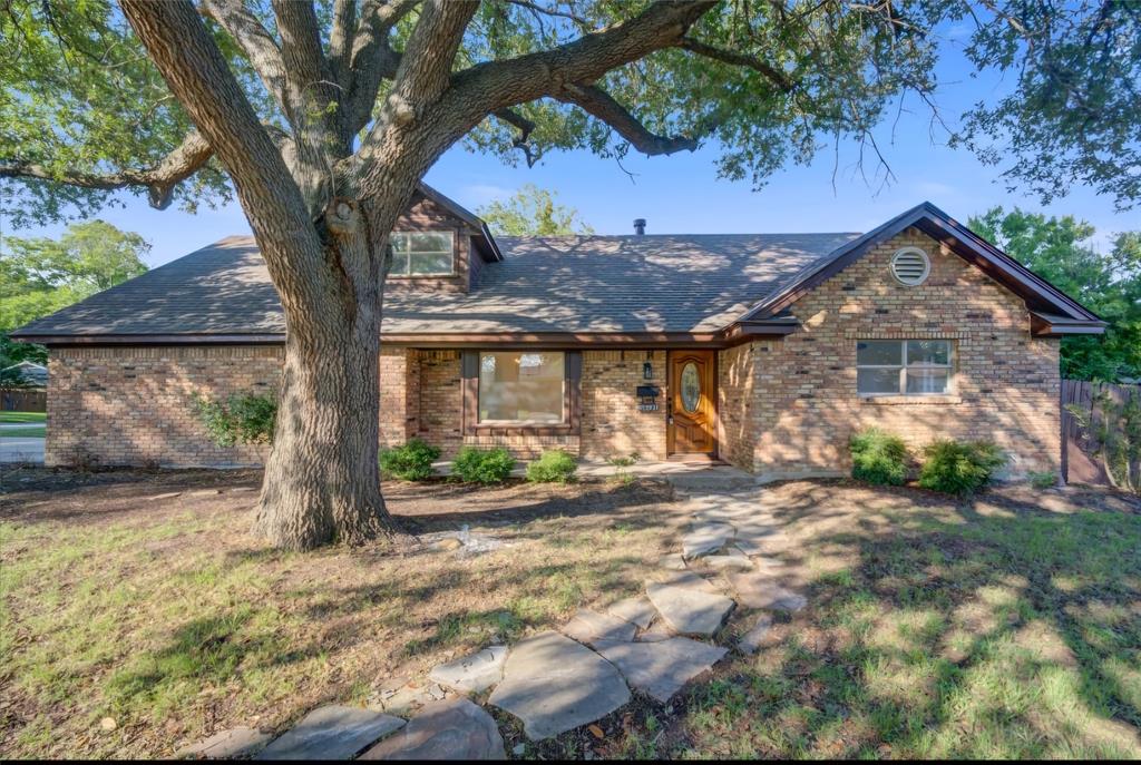 Morley Ave, Fort Worth, TX 76133