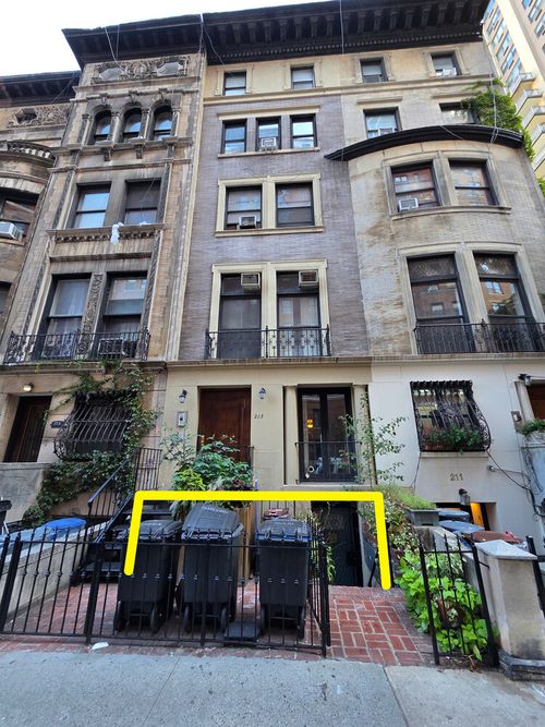 grnd-213 W 70th St, New York, NY, 10023-4342 | Card Image