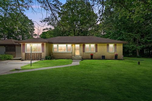 5870 S 41st Street, Greenfield, WI, 53221 | Card Image