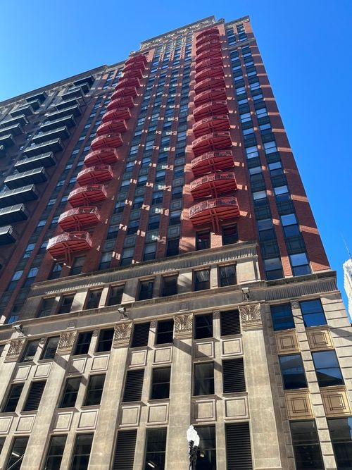 apt-703-208 W Washington St, CHICAGO, IL, 60606-3568 | Card Image