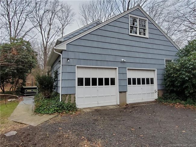2 car garage | Image 7