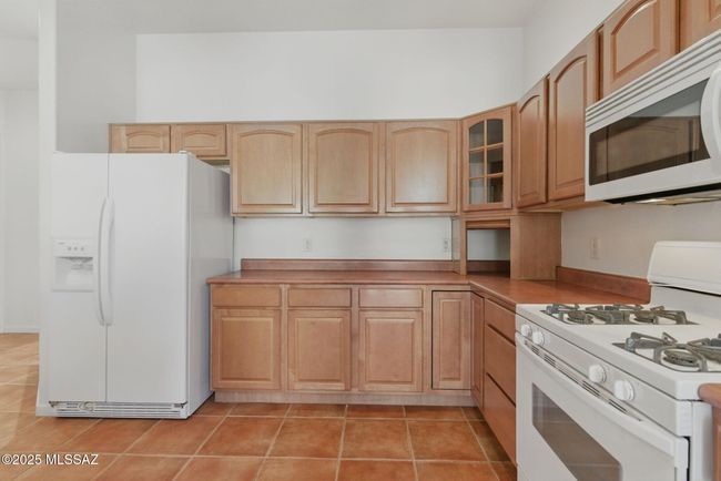 Kitchen | Image 8