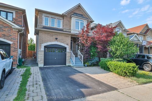 42 Southvale Dr, Vaughan, ON, L6A0Y6 | Card Image