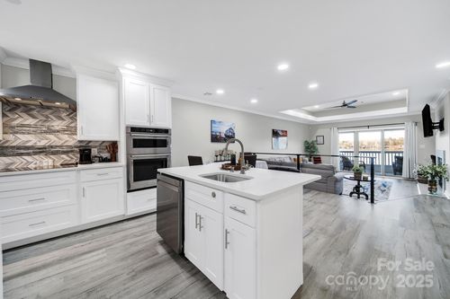 12-7340 Lakefront Dr, Charlotte, NC, 28278-6540 | Card Image