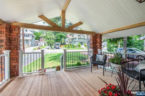 181 Valley Rd, Montclair, NJ, 07042-2334 | Card Image