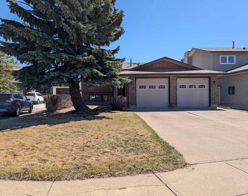 33 Rideau Close Se, Medicine Hat, AB, T1B3X9 | Card Image